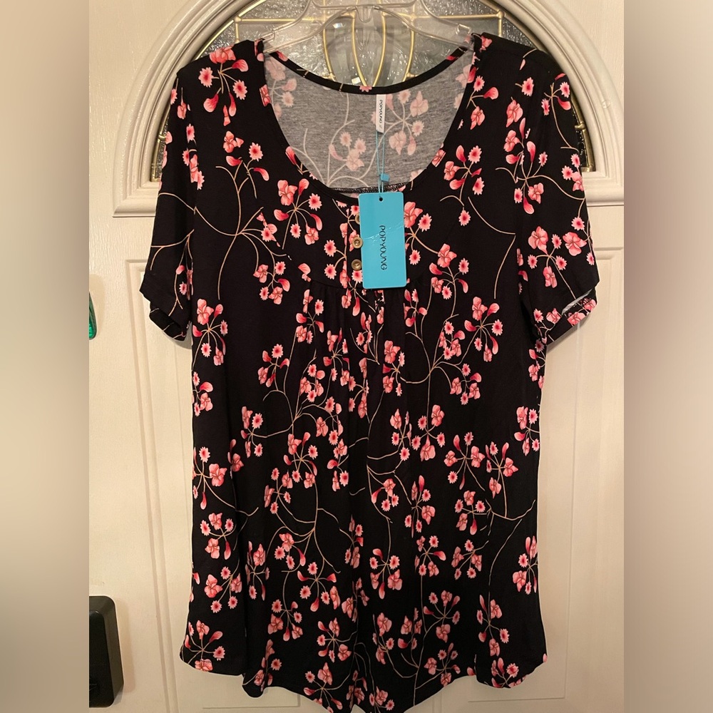 NWT Popyoung top in size XL